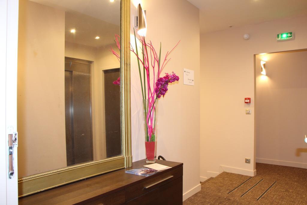 Hotel L'Esturgeon Poissy Ngoại thất bức ảnh