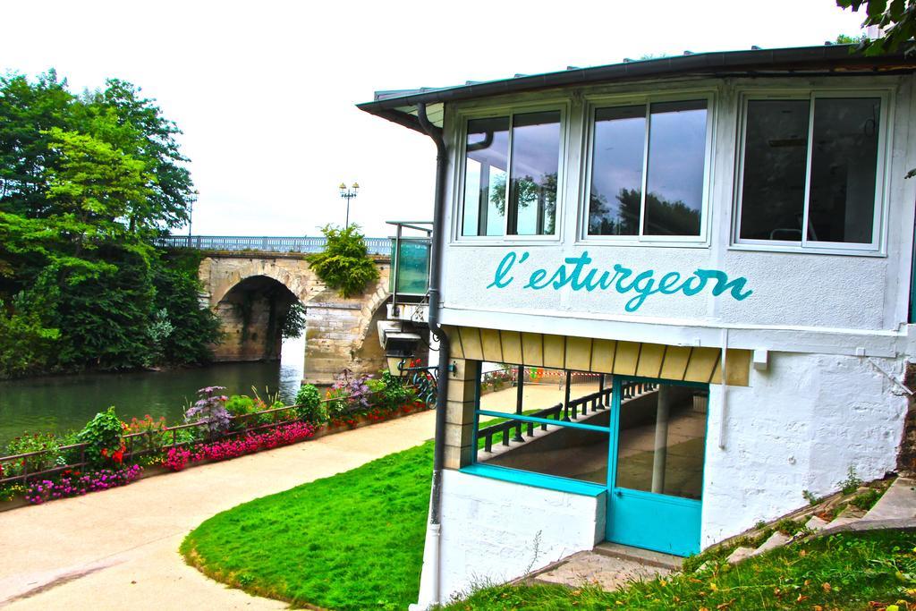 Hotel L'Esturgeon Poissy Ngoại thất bức ảnh