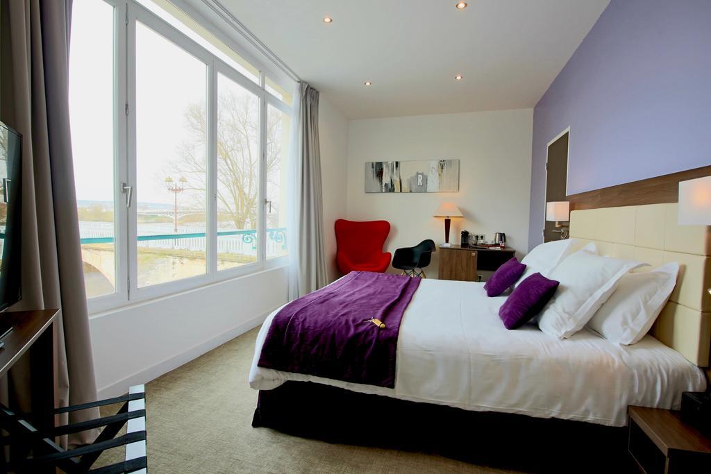 Hotel L'Esturgeon Poissy Ngoại thất bức ảnh