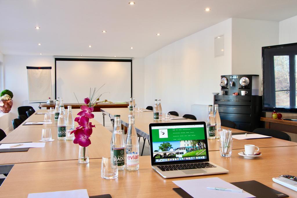 Hotel L'Esturgeon Poissy Ngoại thất bức ảnh
