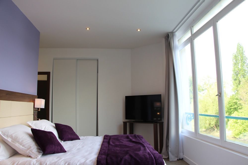 Hotel L'Esturgeon Poissy Ngoại thất bức ảnh