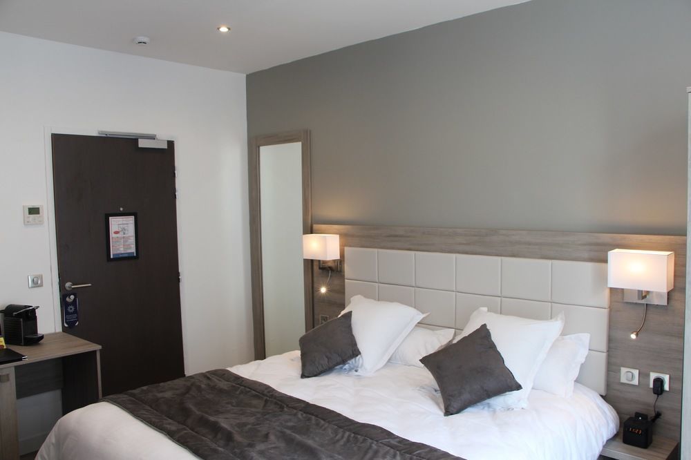 Hotel L'Esturgeon Poissy Ngoại thất bức ảnh