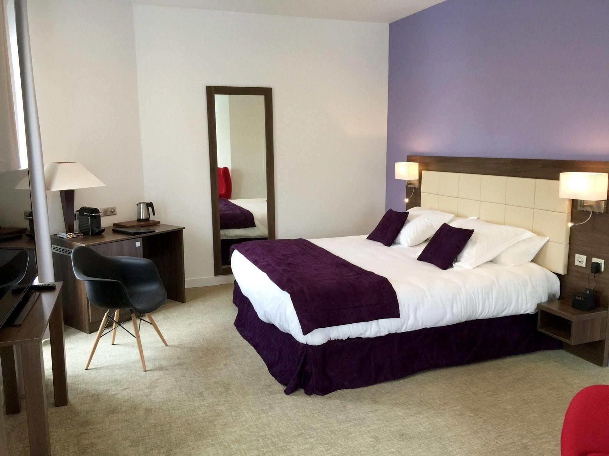 Hotel L'Esturgeon Poissy Ngoại thất bức ảnh