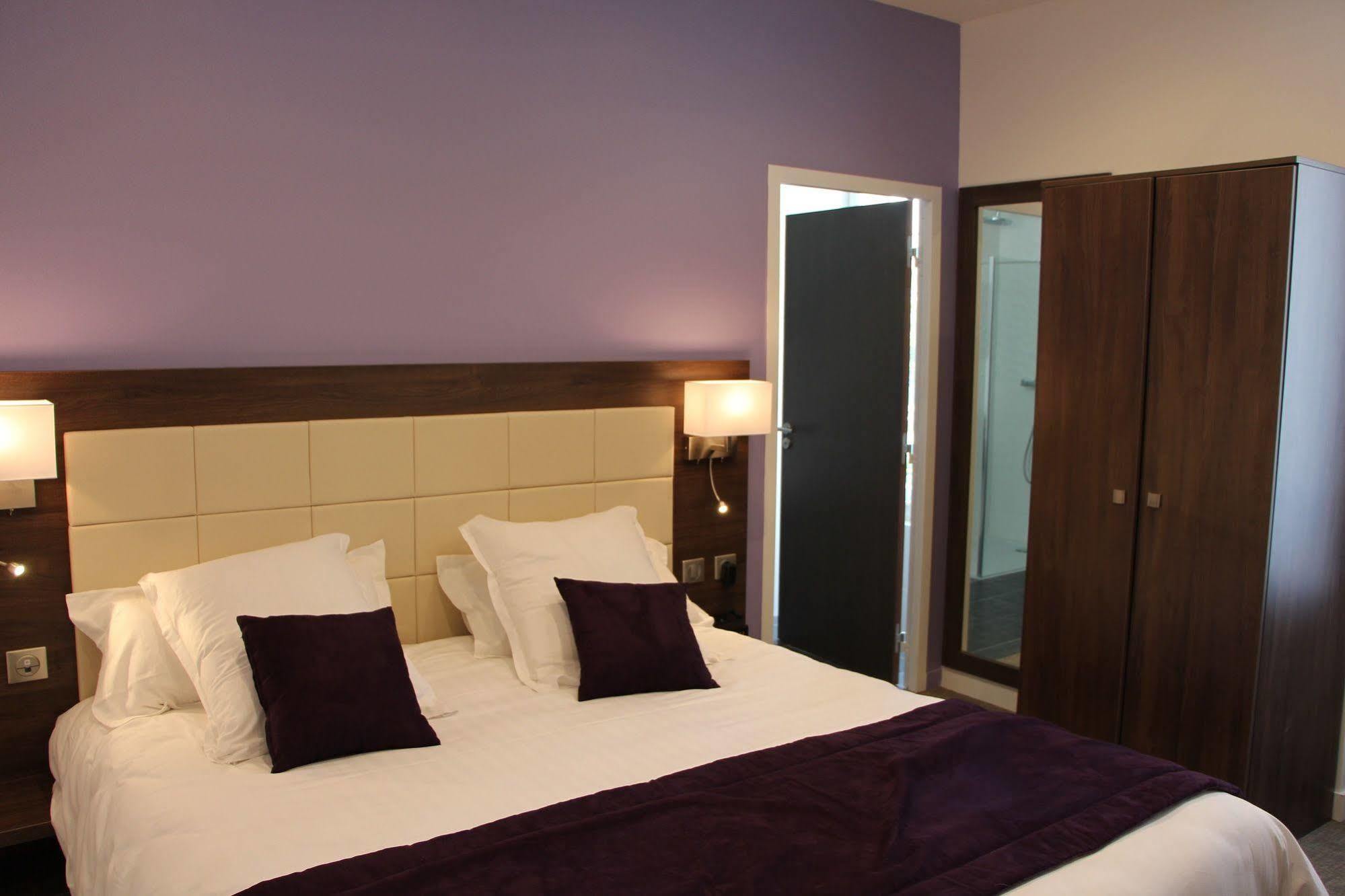Hotel L'Esturgeon Poissy Ngoại thất bức ảnh